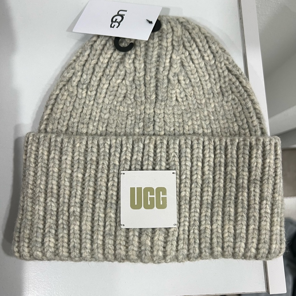 Ugg beanie hat new with tags never worn